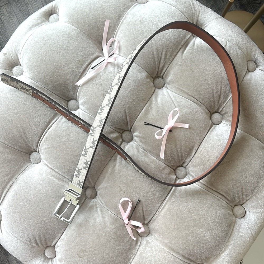 Michael Kors belt GREAT condition 💕✨